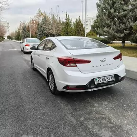 Hyundai Elantra 2019