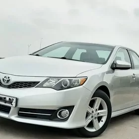 Toyota Camry 2014