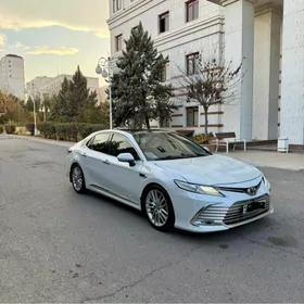 Toyota Camry 2018