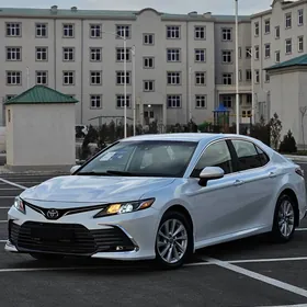 Toyota Camry 2022