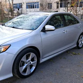 Toyota Camry 2014