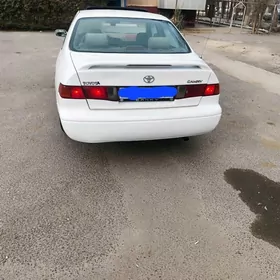 Toyota Camry 2001