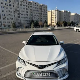 Toyota Camry 2020