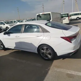 Hyundai Elantra 2023
