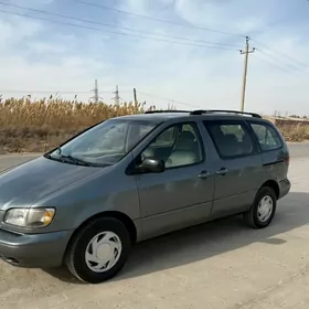 Toyota Sienna 1999