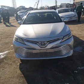 Toyota Camry 2020