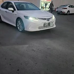 Toyota Camry 2021