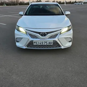 Toyota Camry 2018