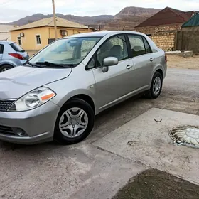 Nissan Versa 2007
