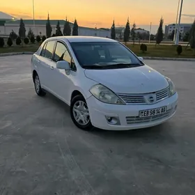 Nissan Versa 2010