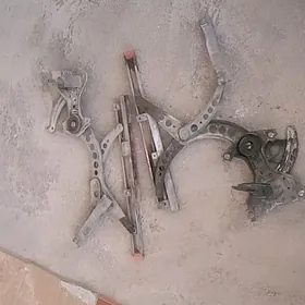 Steklopadýomnik aýna galdyrýan