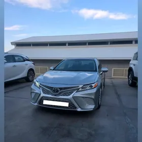 Toyota Camry 2018