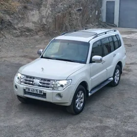 Mitsubishi Pajero 2011