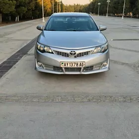 Toyota Camry 2014