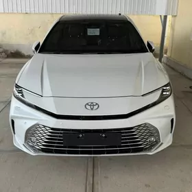 Toyota Camry 2025