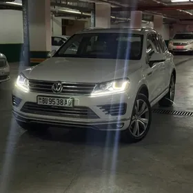 Volkswagen Touareg 2013
