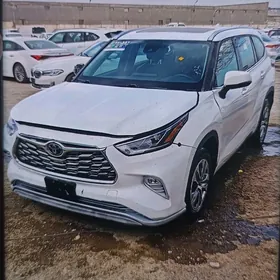 Toyota Highlander 2021