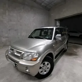 Mitsubishi Pajero 2005
