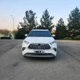 Toyota Highlander 2021