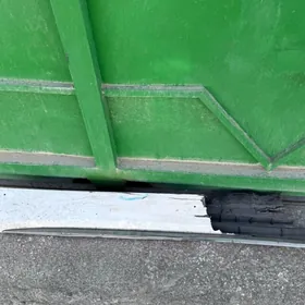 Highlander gapy molding