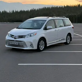 Toyota Sienna 2018