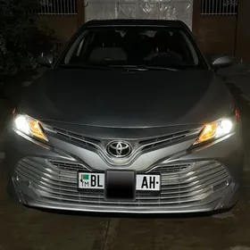 Toyota Camry 2018