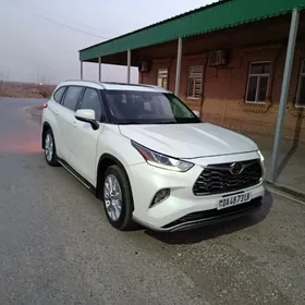 Toyota Highlander 2021