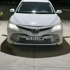 Toyota Camry 2018