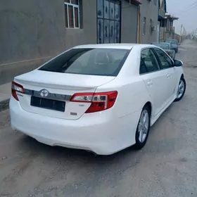 Toyota Camry 2013