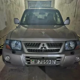 Mitsubishi Pajero 2005