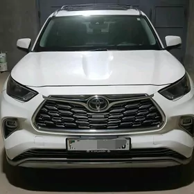 Toyota Highlander 2021