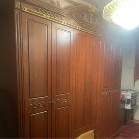 Шкаф шифоньер