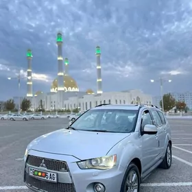 Mitsubishi Outlander 2010