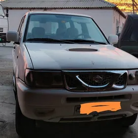 Nissan Terrano 2000