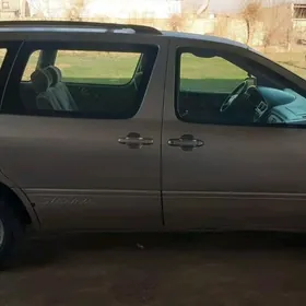 Toyota Sienna 2002