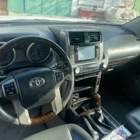 Toyota Land Cruiser Prado 2012