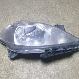 NISSAN TIIDA фара правая