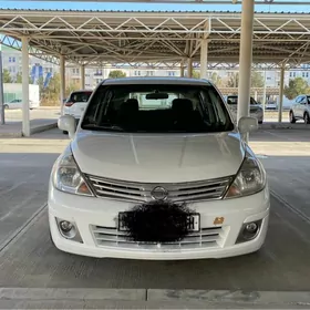 Nissan Versa 2011