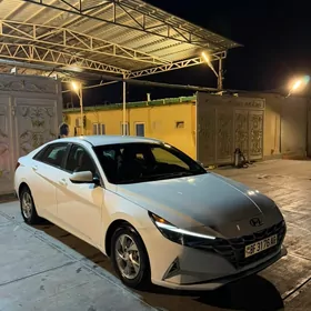 Hyundai Elantra 2021