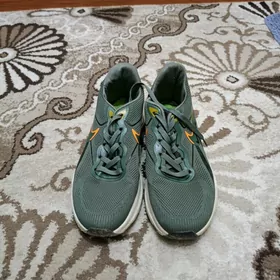 кроссовки Nike