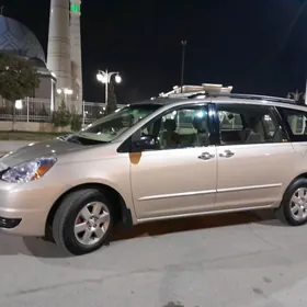 Toyota Sienna 2004