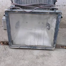 prožektor (прожектор)