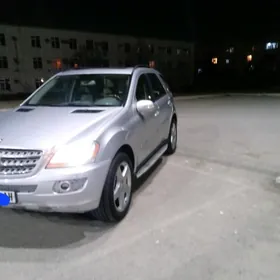 Mercedes-Benz ML350 2005