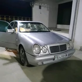 Mercedes-Benz E320 1998