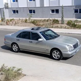 Mercedes-Benz E320 1999
