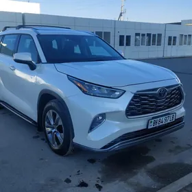 Toyota Highlander 2021