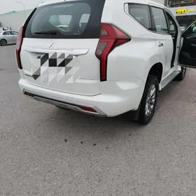 Mitsubishi Montero Sport 2022