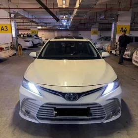 Toyota Camry 2021
