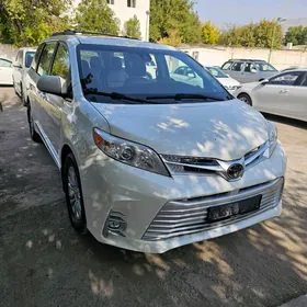 Toyota Sienna 2019