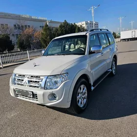 Mitsubishi Pajero 2013